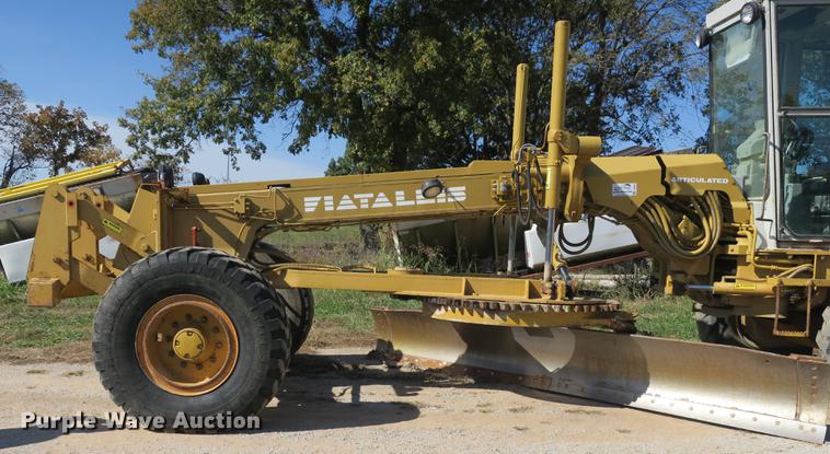 image for item DB8955 1995 Fiat-Allis FG85A Series B motor grader