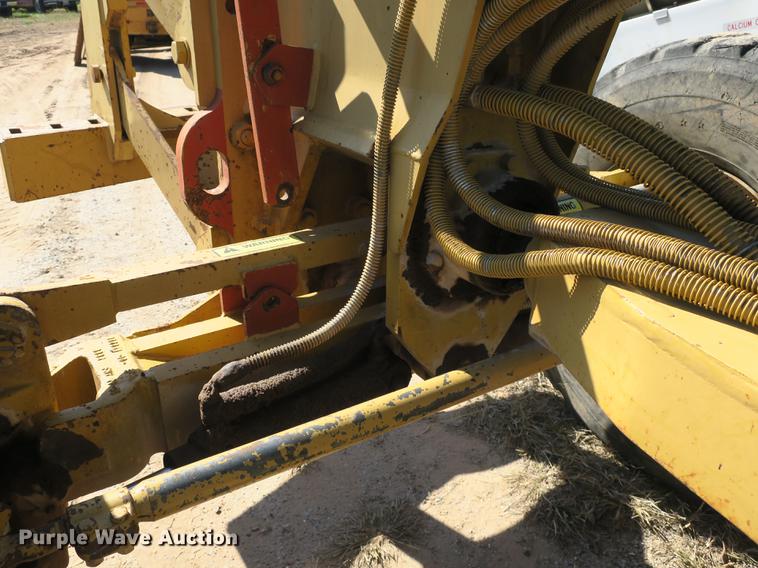 image for item DB8955 1995 Fiat-Allis FG85A Series B motor grader