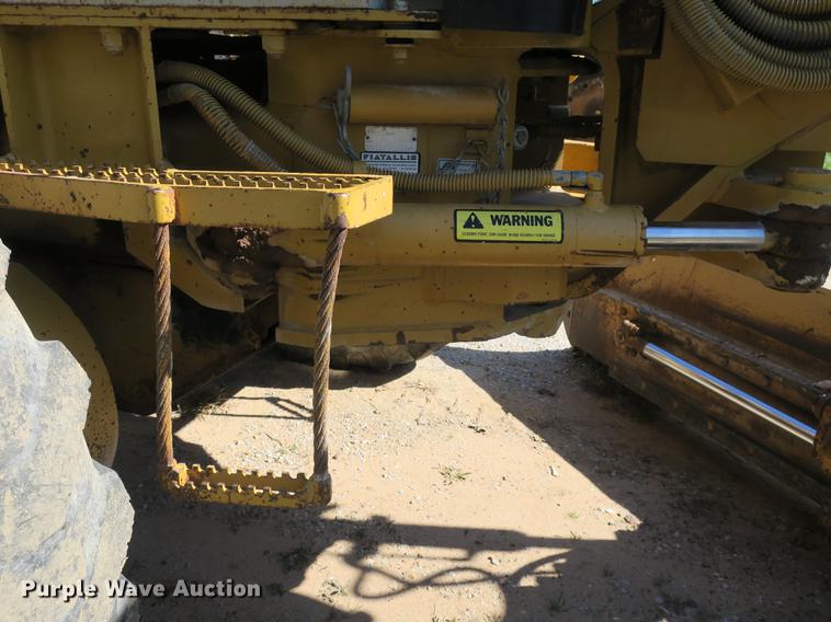 image for item DB8955 1995 Fiat-Allis FG85A Series B motor grader