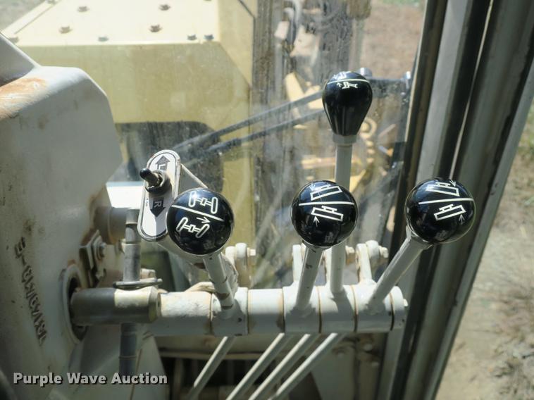 image for item DB8955 1995 Fiat-Allis FG85A Series B motor grader