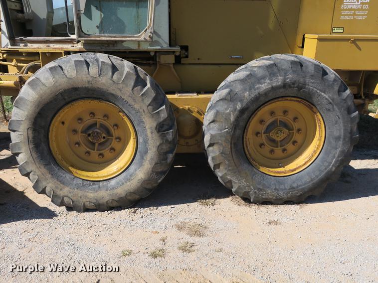 image for item DB8955 1995 Fiat-Allis FG85A Series B motor grader