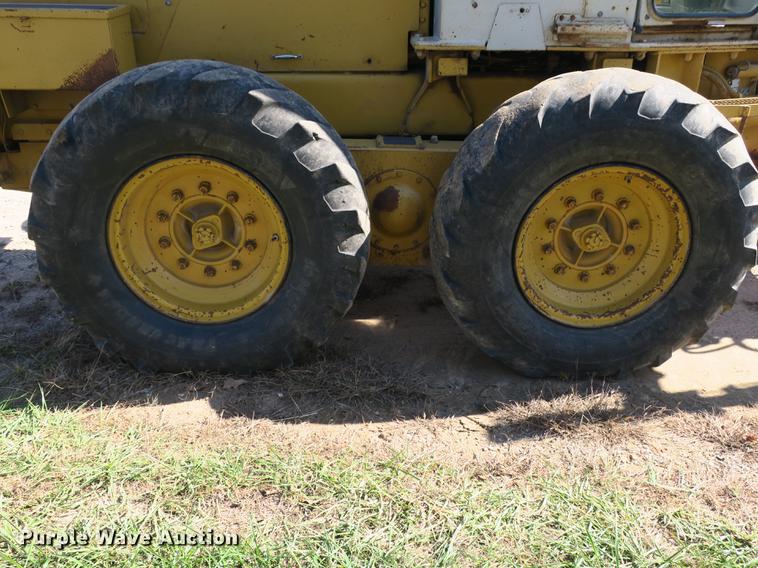 image for item DB8955 1995 Fiat-Allis FG85A Series B motor grader