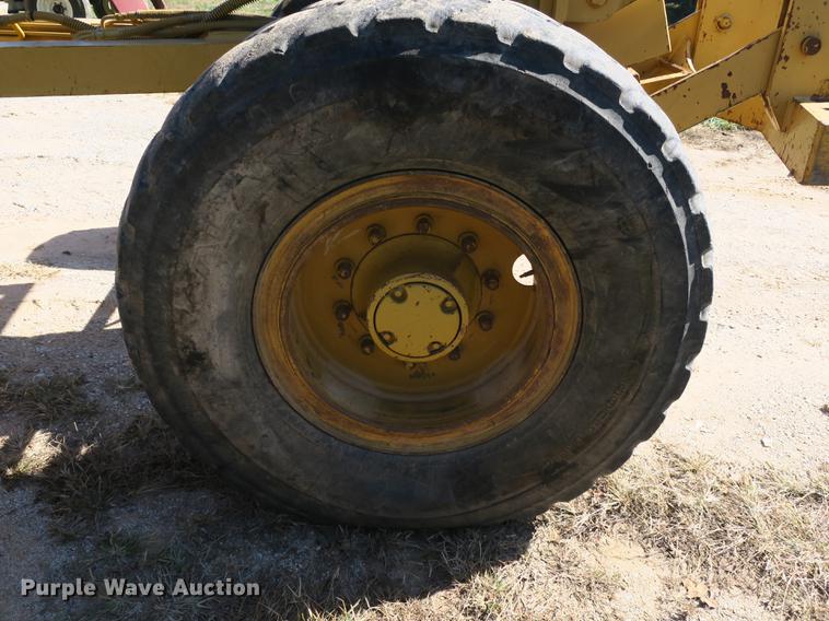 image for item DB8955 1995 Fiat-Allis FG85A Series B motor grader