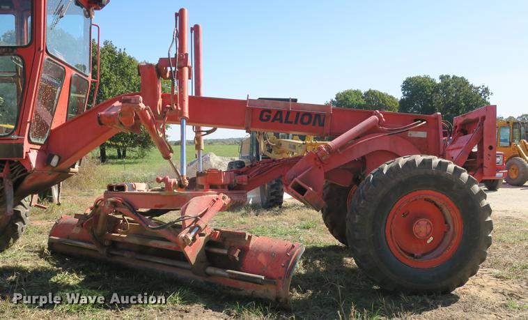 image for item DB8957 1994 Galion 830 motor grader