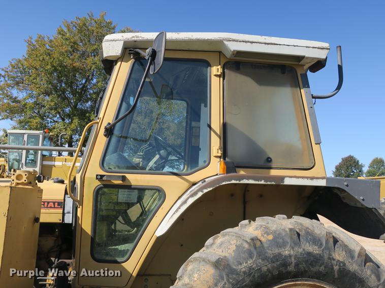 image for item DB8959 Ford 6610 tractor