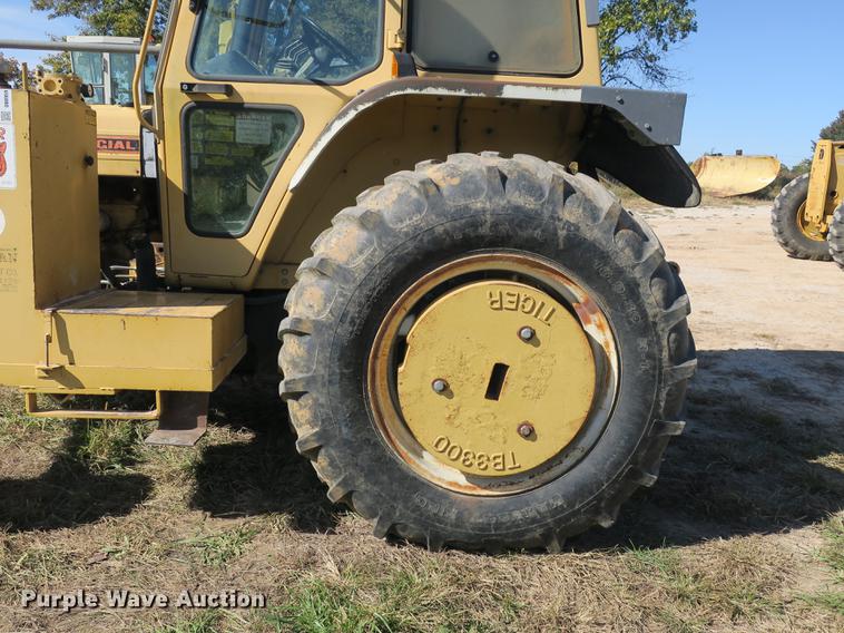 image for item DB8959 Ford 6610 tractor
