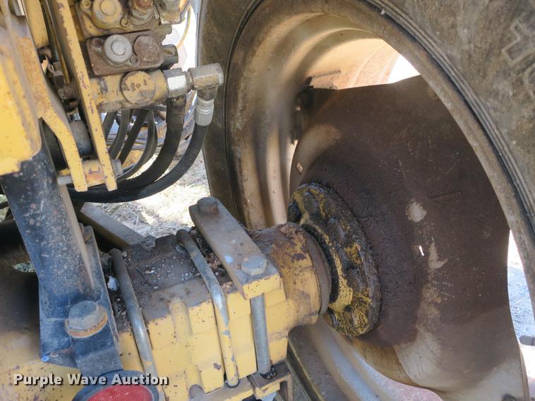 image for item DB8959 Ford 6610 tractor