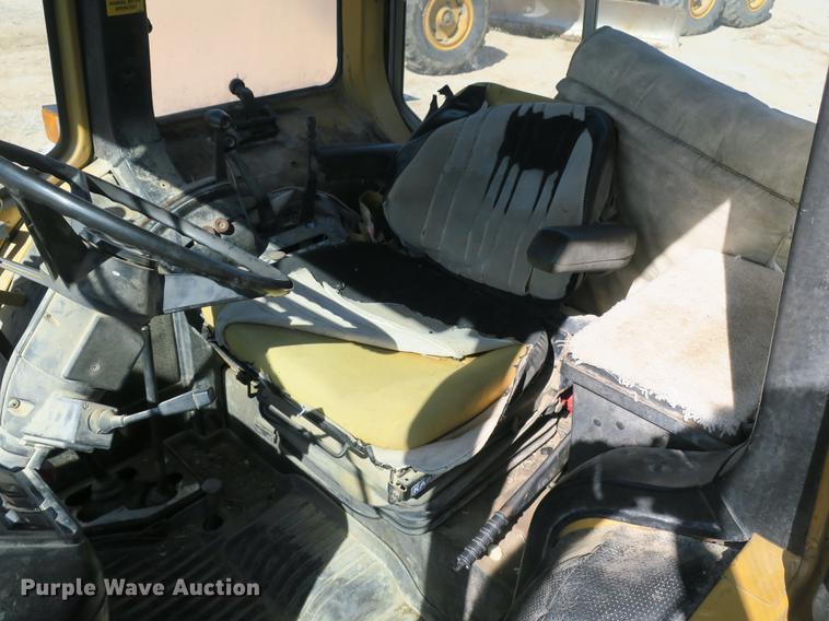 image for item DB8959 Ford 6610 tractor