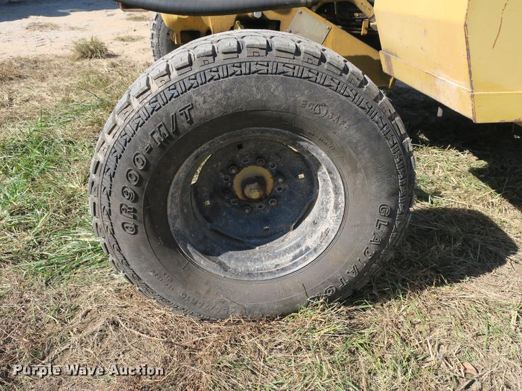 image for item DB8959 Ford 6610 tractor