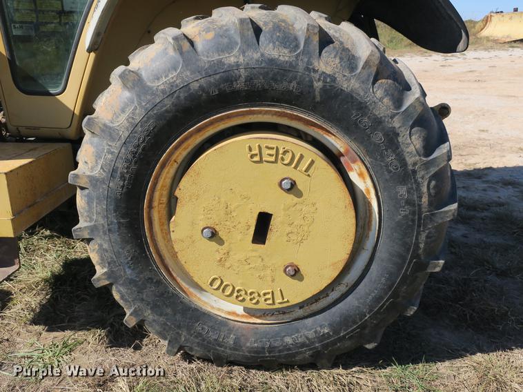 image for item DB8959 Ford 6610 tractor