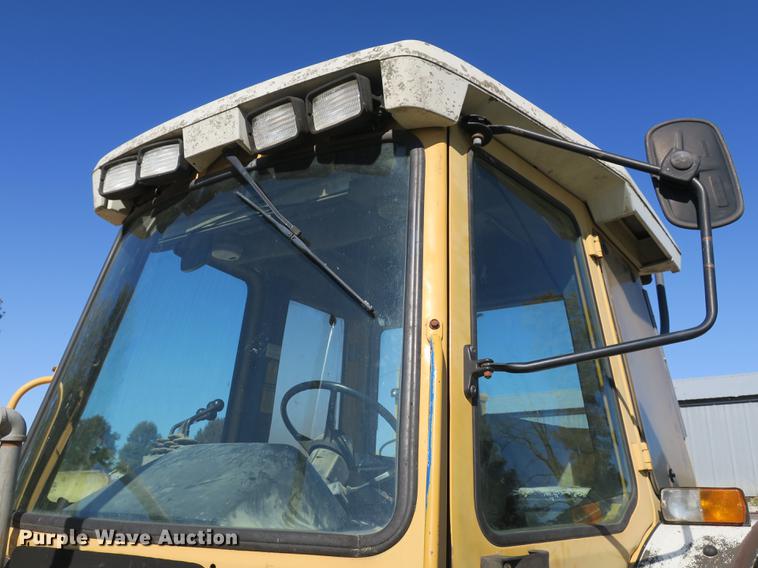 image for item DB8959 Ford 6610 tractor