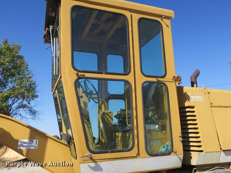 image for item DB8960 1987 Dresser A500E motor grader