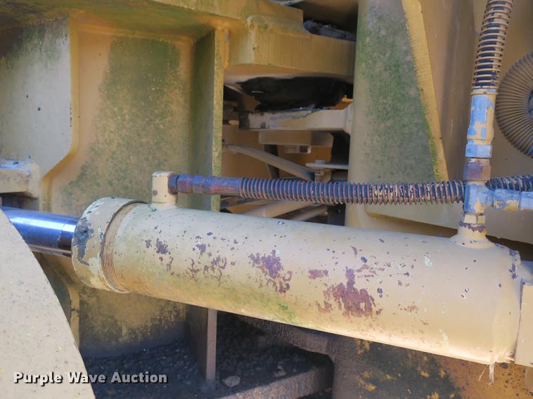 image for item DB8960 1987 Dresser A500E motor grader