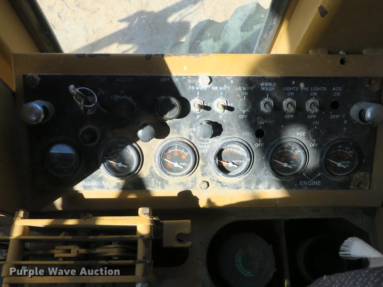 image for item DB8960 1987 Dresser A500E motor grader