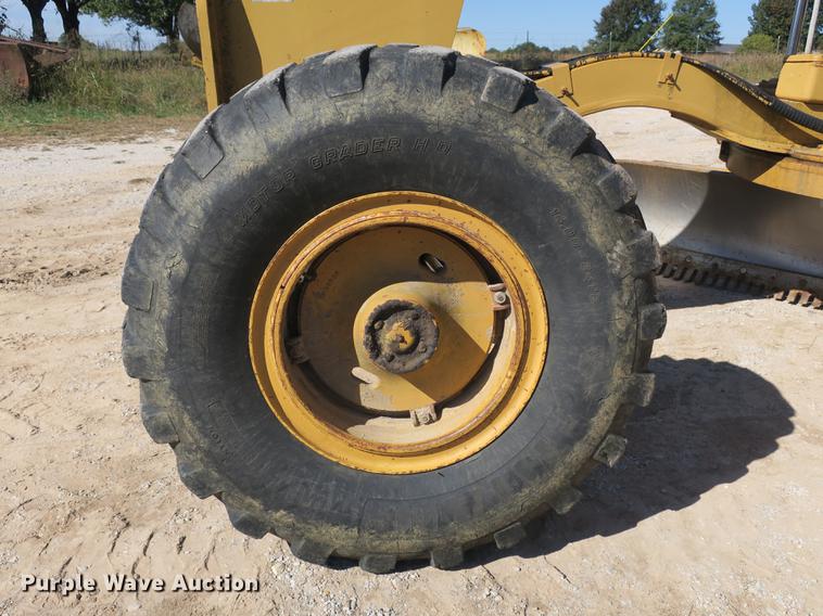 image for item DB8960 1987 Dresser A500E motor grader