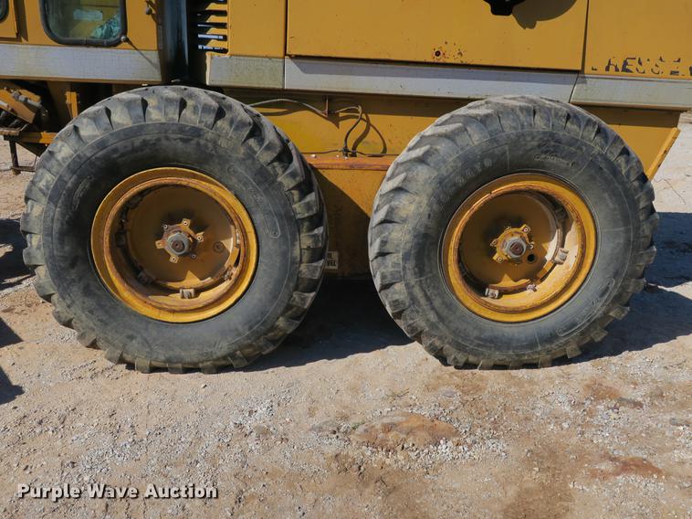 image for item DB8960 1987 Dresser A500E motor grader