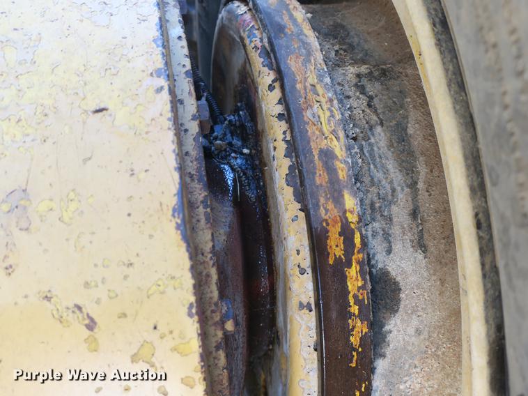 image for item DB8960 1987 Dresser A500E motor grader