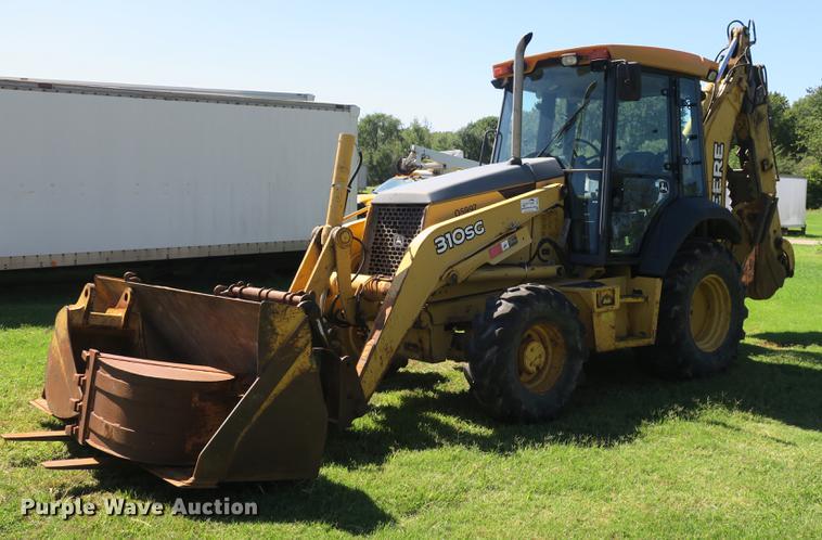 image for item DB8979 2005 John Deere 310SG backhoe