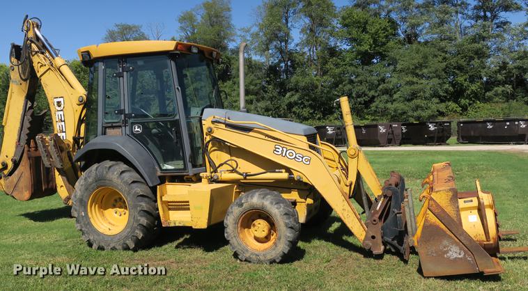 image for item DB8979 2005 John Deere 310SG backhoe