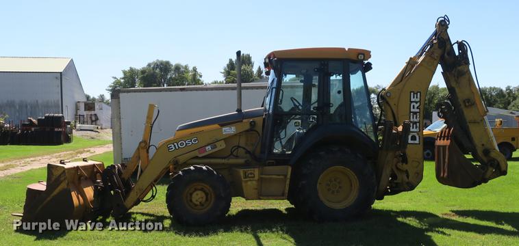 image for item DB8979 2005 John Deere 310SG backhoe