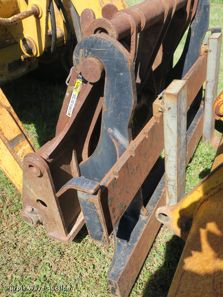 image for item DB8979 2005 John Deere 310SG backhoe