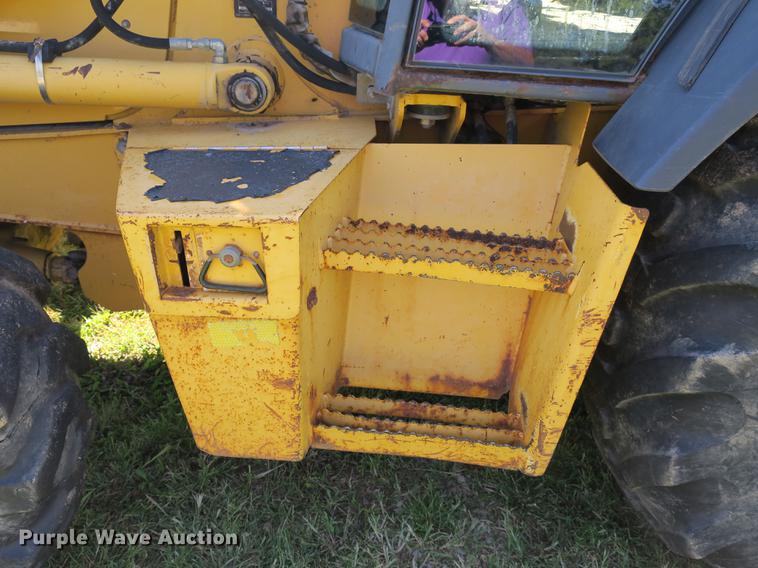 image for item DB8979 2005 John Deere 310SG backhoe