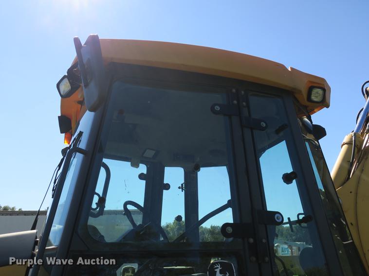 image for item DB8979 2005 John Deere 310SG backhoe