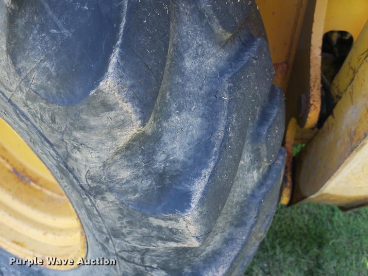 image for item DB8979 2005 John Deere 310SG backhoe