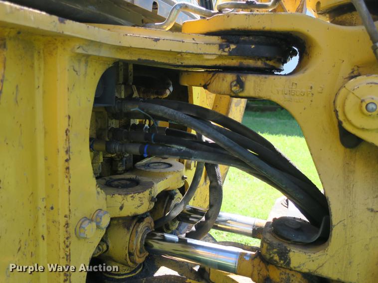 image for item DB8979 2005 John Deere 310SG backhoe