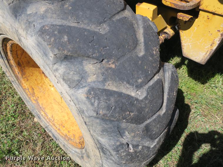 image for item DB8979 2005 John Deere 310SG backhoe