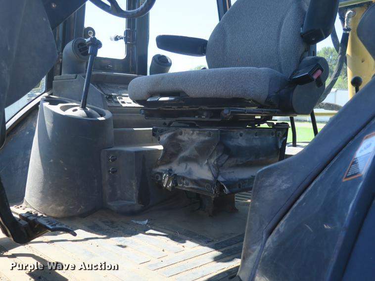 image for item DB8979 2005 John Deere 310SG backhoe