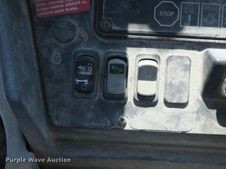 image for item DB8979 2005 John Deere 310SG backhoe