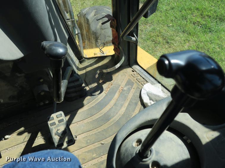 image for item DB8979 2005 John Deere 310SG backhoe