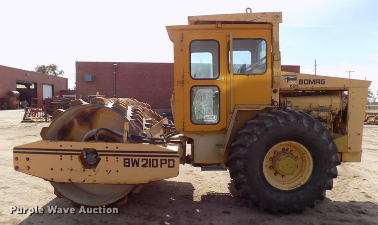 image for item DB9039 Bomag BW210PD single drum roller