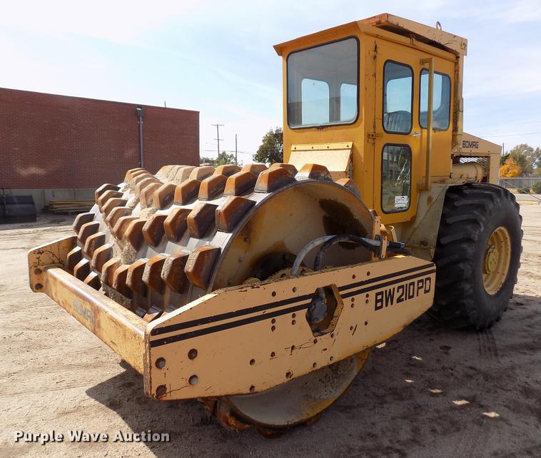 image for item DB9039 Bomag BW210PD single drum roller