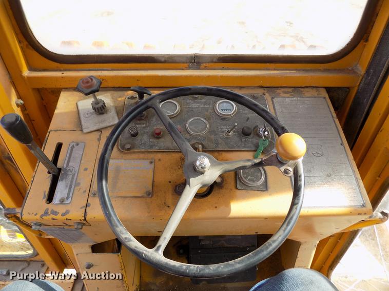 image for item DB9039 Bomag BW210PD single drum roller