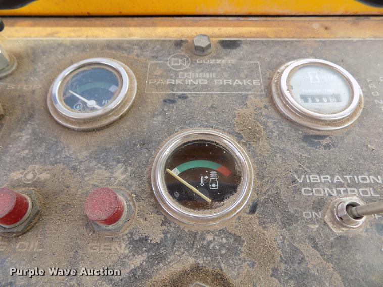 image for item DB9039 Bomag BW210PD single drum roller