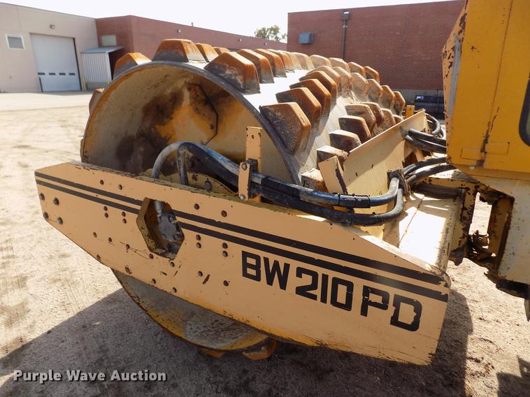 image for item DB9039 Bomag BW210PD single drum roller