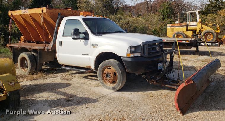 image for item DB9378 2002 Ford F450 Super Duty flatbed truck