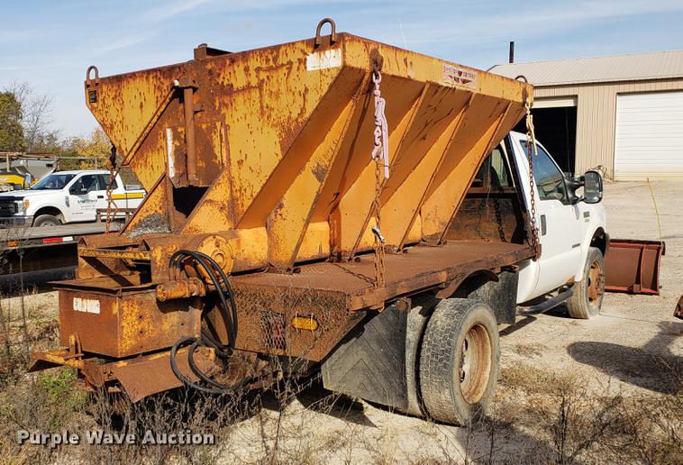 image for item DB9378 2002 Ford F450 Super Duty flatbed truck