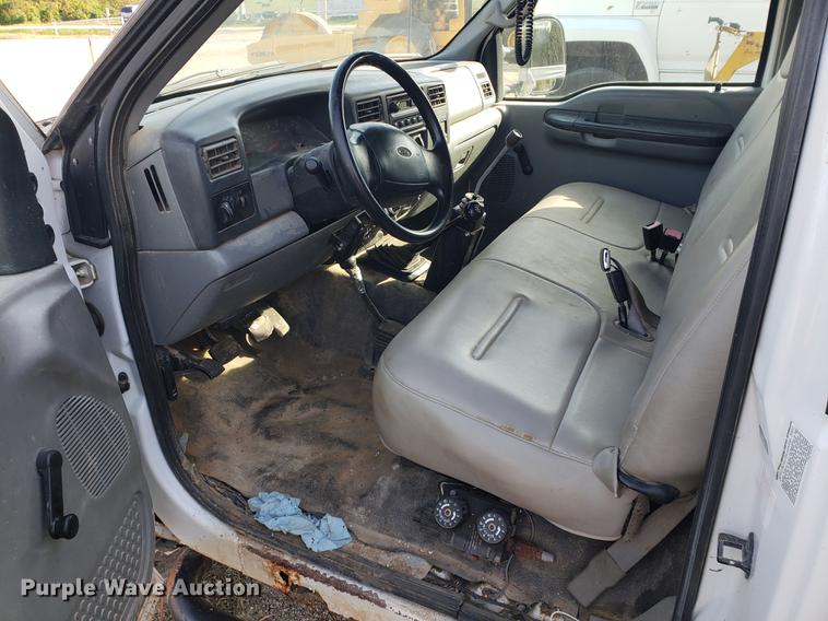 image for item DB9378 2002 Ford F450 Super Duty flatbed truck