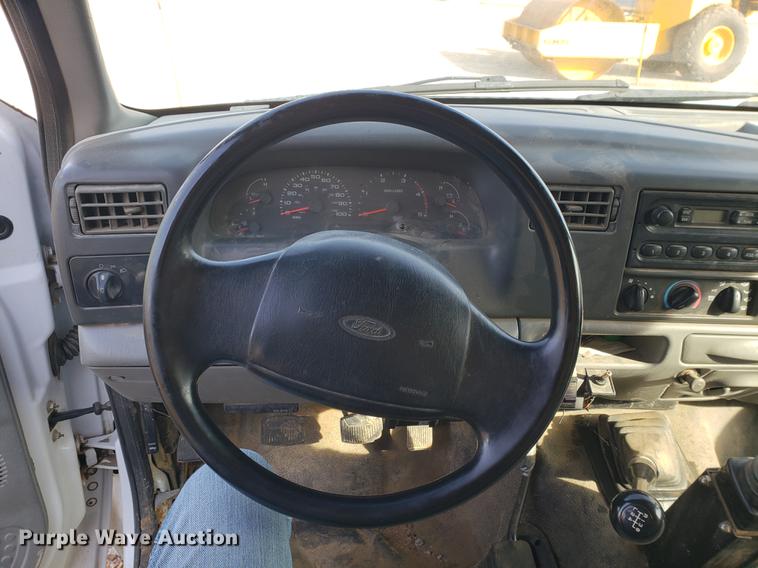 image for item DB9378 2002 Ford F450 Super Duty flatbed truck