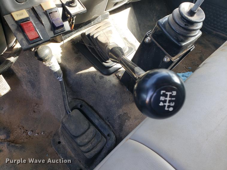 image for item DB9378 2002 Ford F450 Super Duty flatbed truck