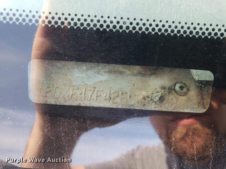 image for item DB9378 2002 Ford F450 Super Duty flatbed truck