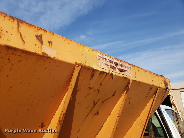 image for item DB9378 2002 Ford F450 Super Duty flatbed truck