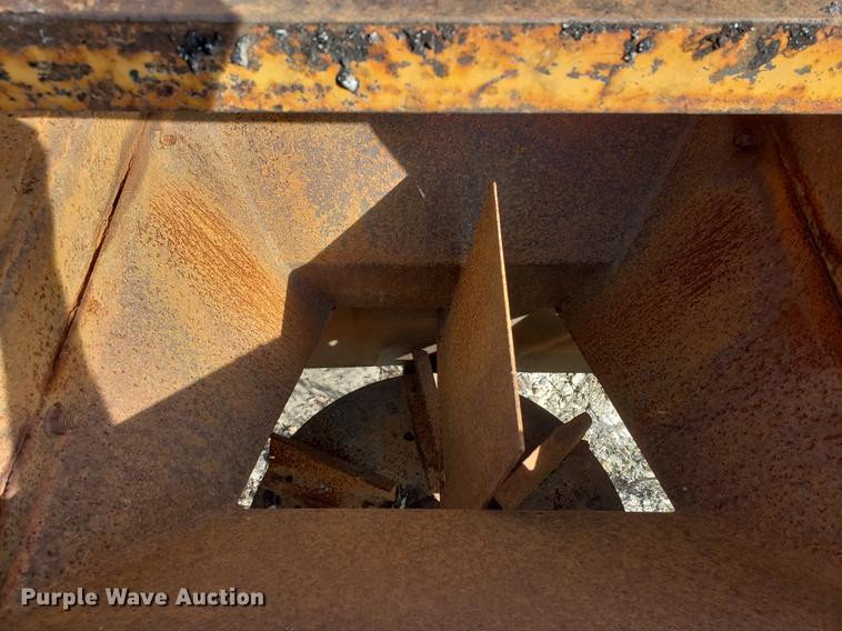 image for item DB9378 2002 Ford F450 Super Duty flatbed truck