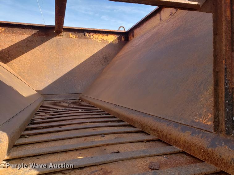 image for item DB9378 2002 Ford F450 Super Duty flatbed truck