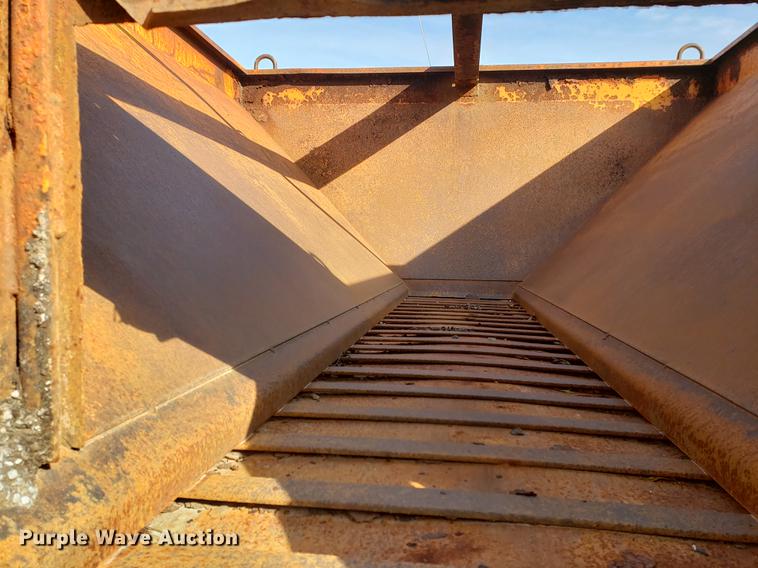 image for item DB9378 2002 Ford F450 Super Duty flatbed truck