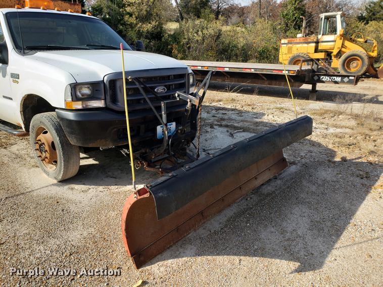 image for item DB9378 2002 Ford F450 Super Duty flatbed truck