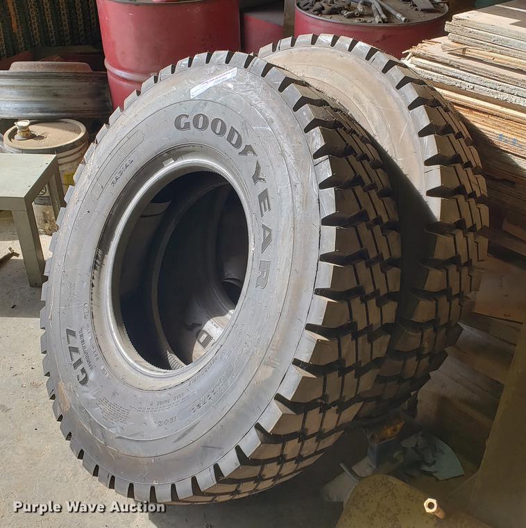 image for item DB9384 (6) tires